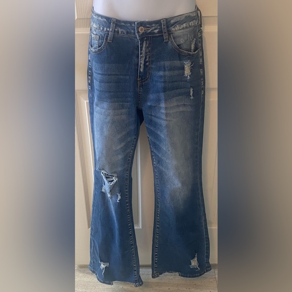 New Women’s Sz 4 Bell Jeans - Picture 1 of 7